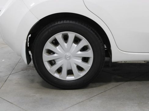 Used 2014 Nissan Versa Note SV FWD image 11