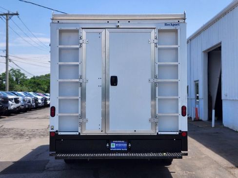 Used 2022 Chevrolet Express 3500 w/ Power Convenience Package RWD image 4