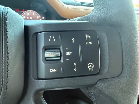 Used 2023 Land Rover Defender 110 V8 AWD/4WD image 17