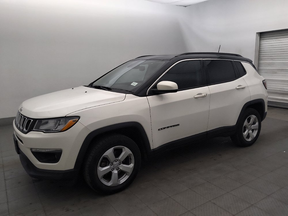 Used 2019 Jeep Compass Latitude w/ Popular Equipment Group AWD/4WD image 2
