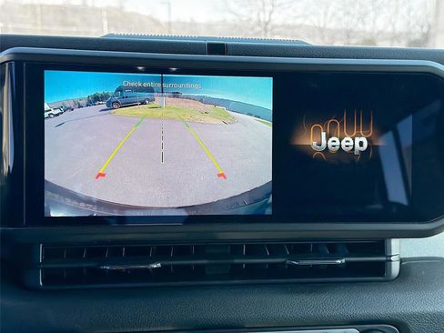 Used 2024 Jeep Wrangler Sport S image 16