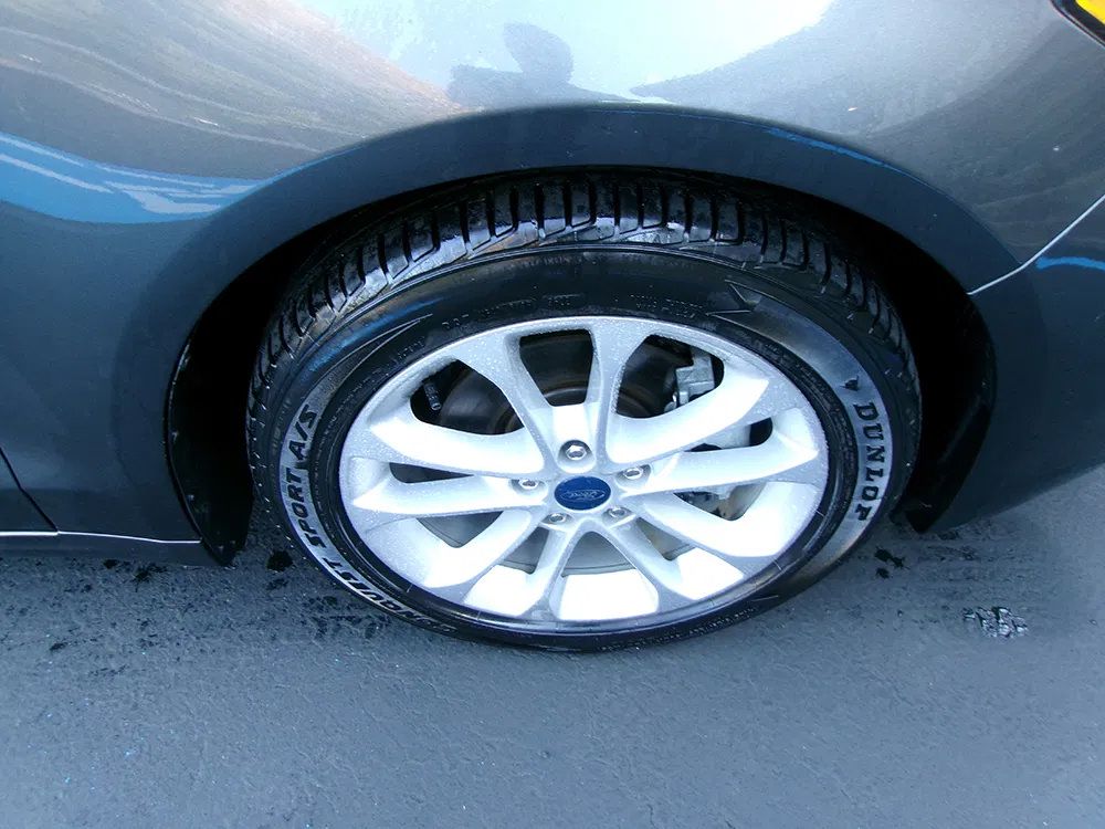 Used 2020 Ford Fusion SE FWD image 8