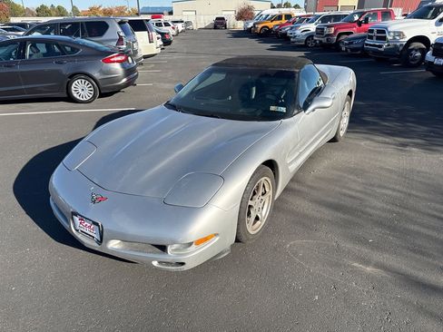 Used 2004 Chevrolet Corvette Convertible w/ Preferred Equipment Group RWD image 16