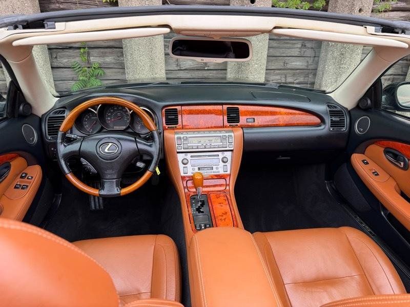 Used 2004 Lexus SC 430 Convertible RWD image 10