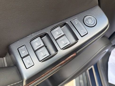Used 2019 GMC Yukon SLE w/ Convenience Package AWD/4WD image 27
