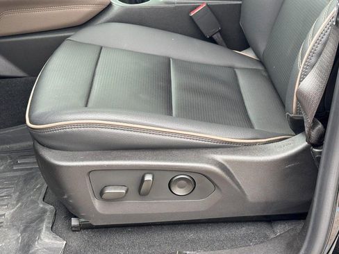 Used 2024 GMC Canyon Denali image 28