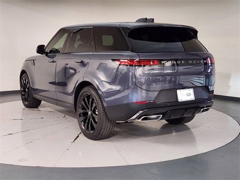 Used 2025 Land Rover Range Rover Sport SE image 6