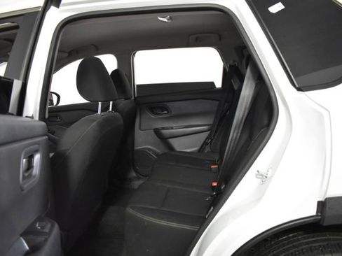 Used 2025 Nissan Rogue S AWD/4WD image 23