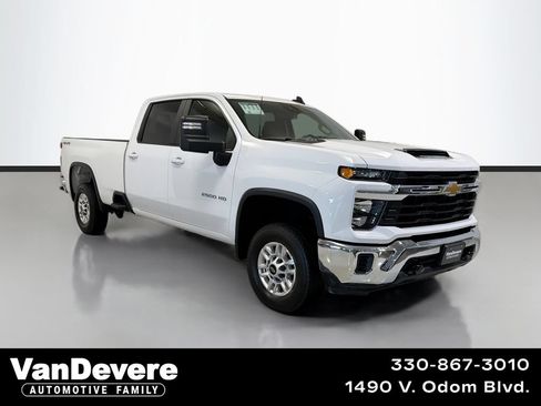 Used 2024 Chevrolet Silverado 2500 LT AWD/4WD image 1