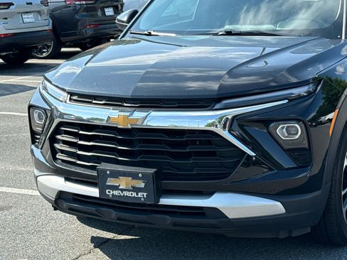 Used 2024 Chevrolet TrailBlazer LT w/ Driver Confidence Package FWD image 9