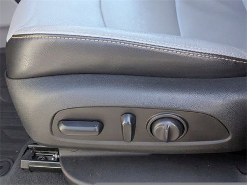 Used 2021 GMC Terrain SLT image 17