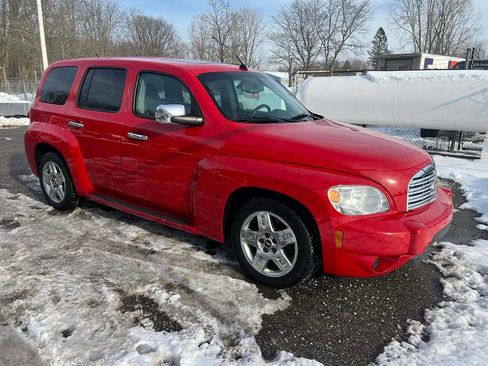 Used 2010 Chevrolet HHR LT image 1