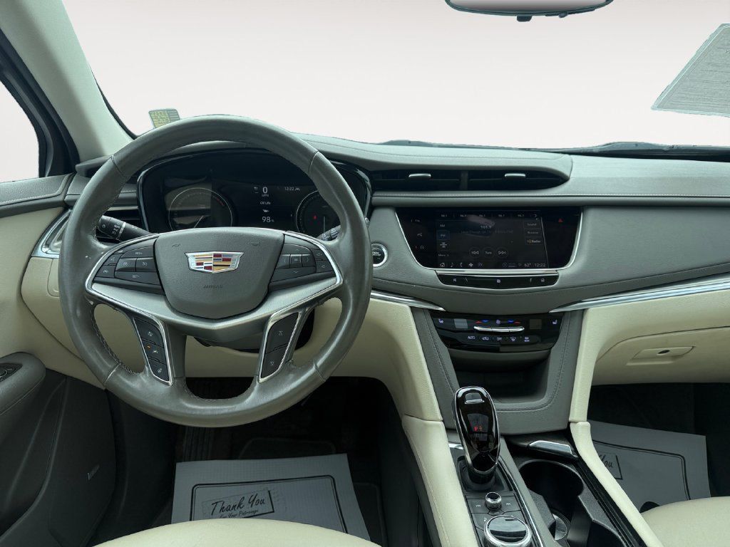Used 2021 Cadillac XT5 Premium Luxury FWD image 10