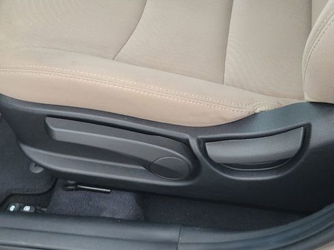 Used 2016 Hyundai Elantra SE image 26