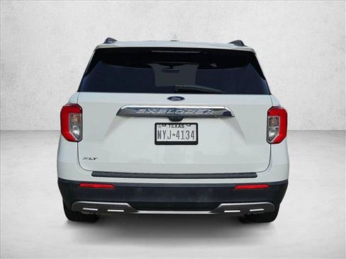 Used 2020 Ford Explorer XLT w/ Equipment Group 202A RWD image 6