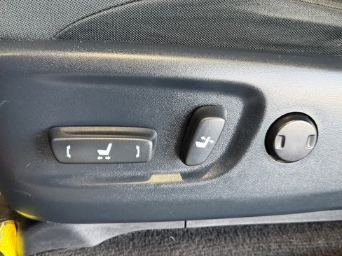 Used 2018 Toyota 4Runner SR5 RWD image 21