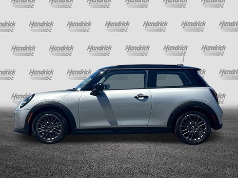 Used 2025 MINI Cooper 2-Door Hardtop FWD image 8