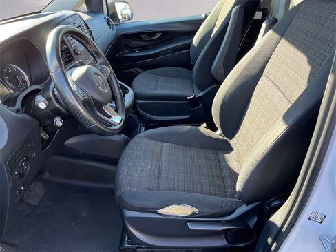 Used 2020 Mercedes-Benz Metris image 9