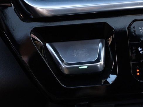 Used 2022 GMC Sierra 1500 Denali w/ Denali Reserve Package image 16