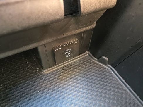 Used 2025 RAM 1500 Limited AWD/4WD image 89