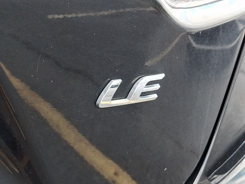 Used 2021 Toyota Corolla LE FWD image 29