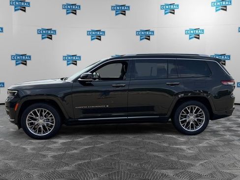 Used 2023 Jeep Grand Cherokee L Summit w/ Advanced Protech Group IV AWD/4WD image 2