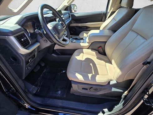 Used 2024 Ford Expedition Max XLT image 14