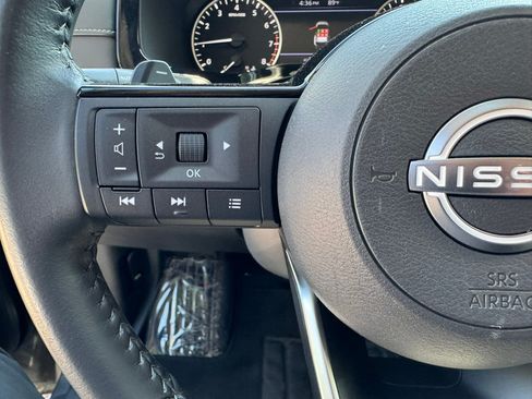 Used 2022 Nissan Pathfinder SV AWD/4WD image 19