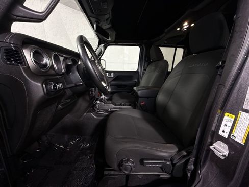 Used 2020 Jeep Wrangler Unlimited Sahara image 13