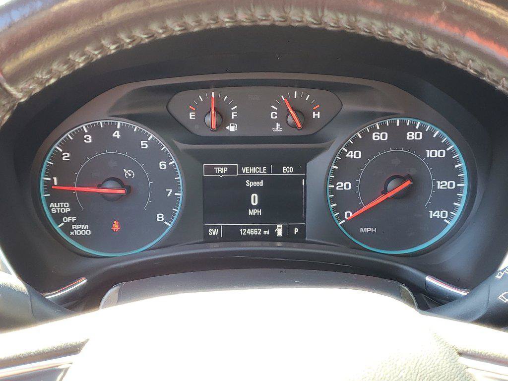 Used 2018 Chevrolet Equinox LT w/ LPO, Blackout Package AWD/4WD image 12