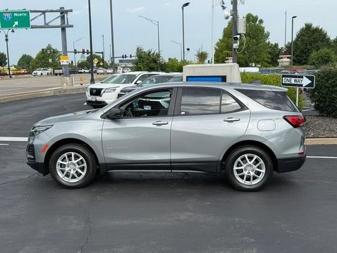 Used 2024 Chevrolet Equinox LS w/ LS Convenience Package AWD/4WD image 2