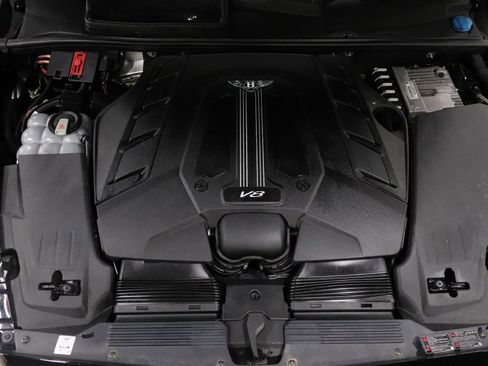 Used 2020 Bentley Bentayga Design Series AWD/4WD image 30