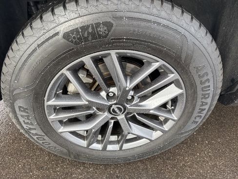 Used 2024 Nissan Rogue S image 30