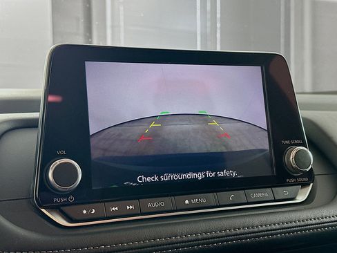 Used 2025 Nissan Rogue SV image 22