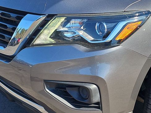 Used 2019 Nissan Pathfinder S image 33