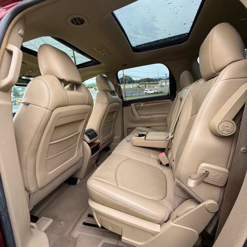 Used 2008 Saturn Outlook XR w/ Premium Trim Package FWD image 12