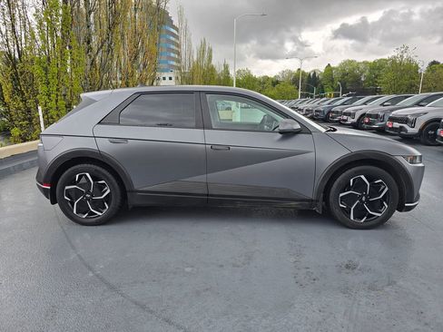 Used 2024 Hyundai Ioniq 5 SEL AWD/4WD image 2