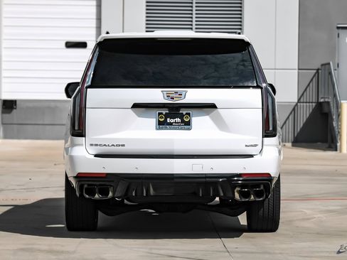 Used 2025 Cadillac Escalade V w/ LPO, Floor Liner Package image 10