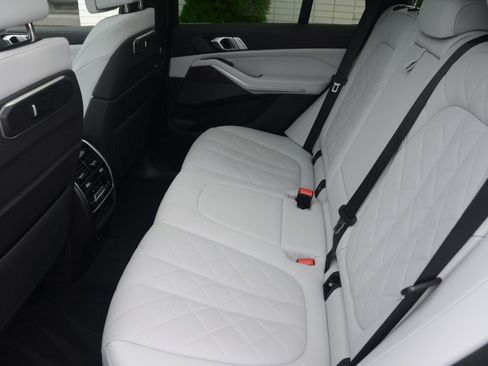Used 2026 BMW X5 xDrive40i AWD/4WD image 16