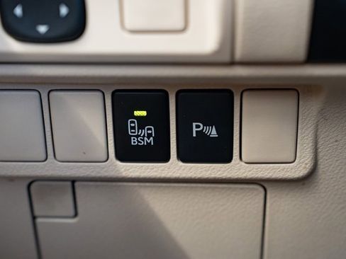 Used 2013 Lexus ES 350 w/ Luxury Pkg image 19