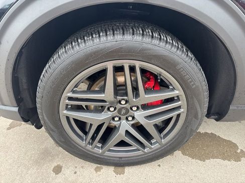 Used 2025 Ford Explorer ST-Line w/ ST-Line Street Pack image 5