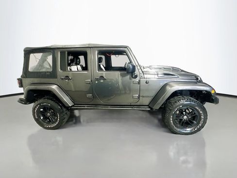 Used 2017 Jeep Wrangler Unlimited Sahara image 9