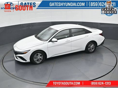 Used 2025 Hyundai Elantra SE FWD image 48
