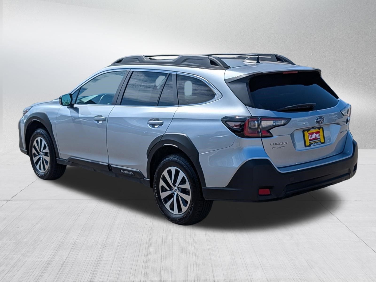 Certified 2025 Subaru Outback Premium AWD/4WD image 5