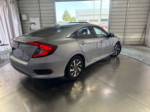 Used 2017 Honda Civic EX image 4