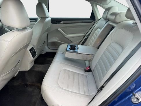 Used 2017 Volkswagen Passat 1.8T SEL Premium FWD image 20