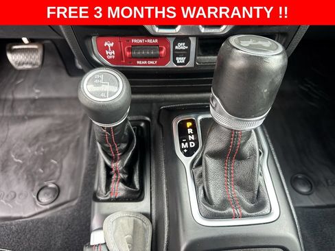 Used 2022 Jeep Wrangler Unlimited Rubicon w/ LED Lighting Group AWD/4WD image 41