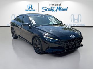 Used 2023 Hyundai Elantra SE w/ Cargo Package video 1