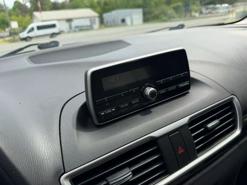 Used 2014 MAZDA MAZDA3 i Sport FWD image 23