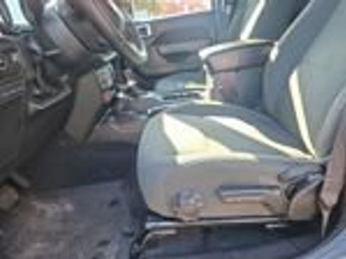 Used 2024 Jeep Wrangler Unlimited AWD/4WD image 33